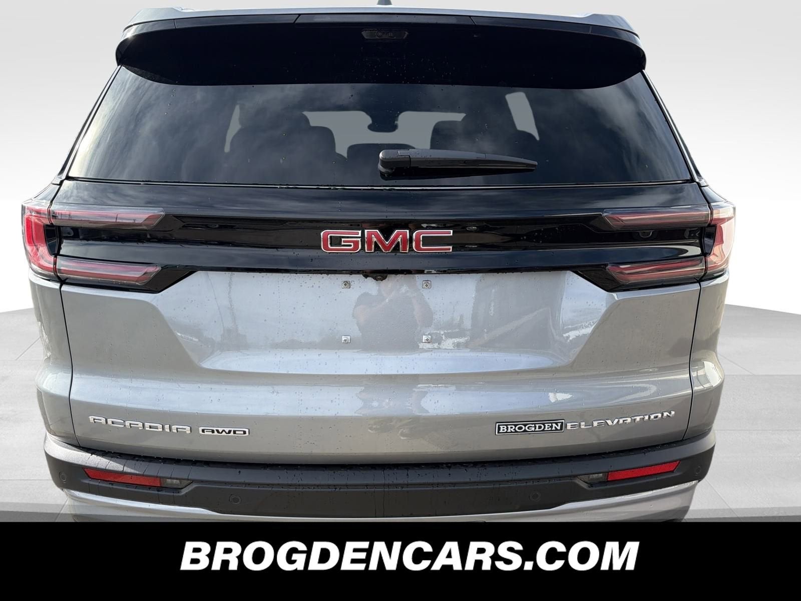 2026 GMC Acadia Elevation