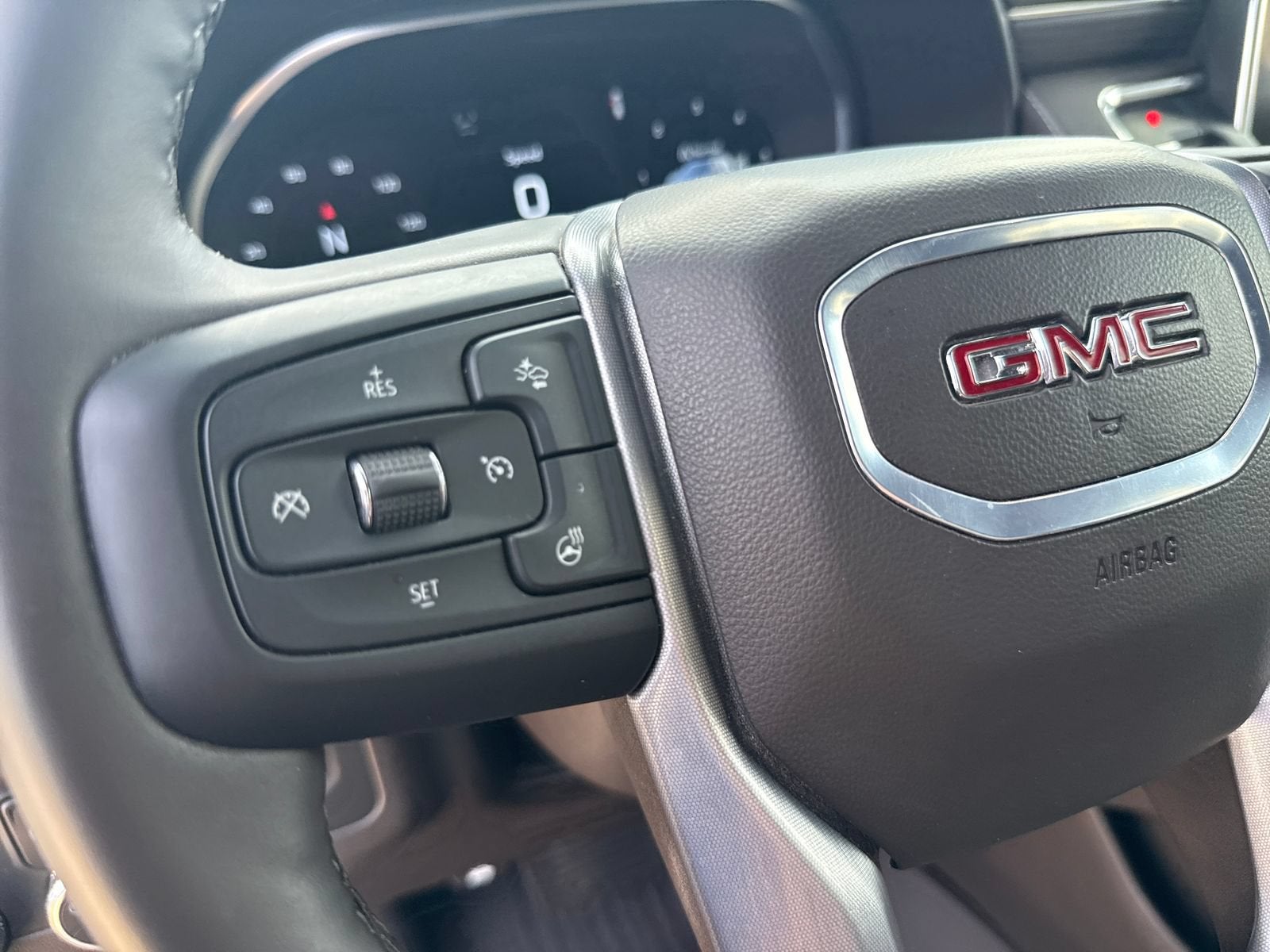2024 GMC Yukon SLT