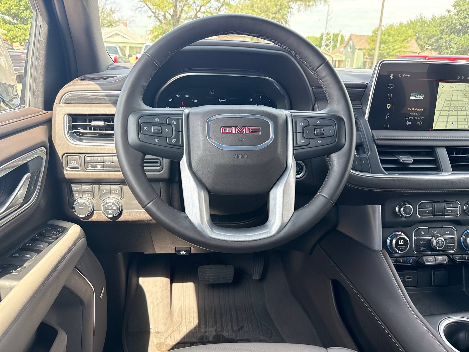 2024 GMC Yukon SLT