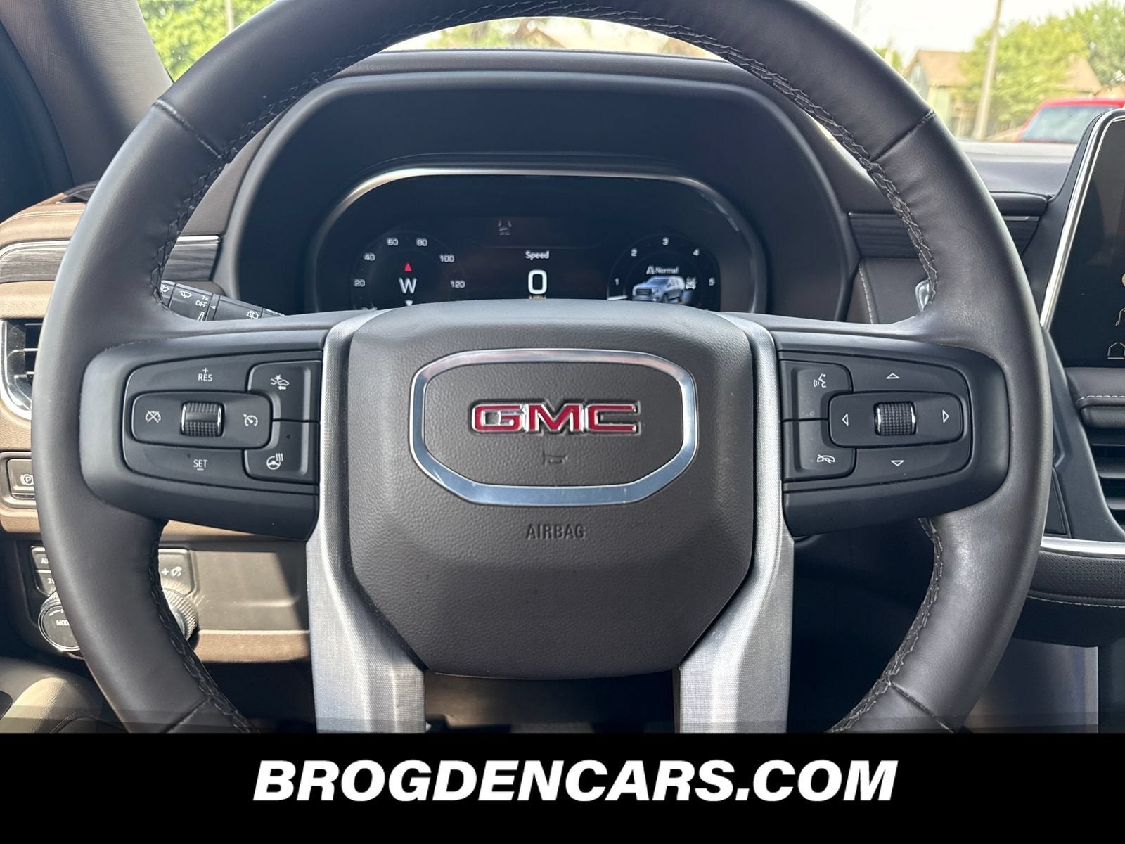 2024 GMC Yukon SLT
