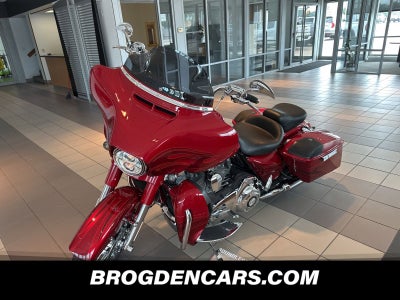 2016 HARLEY DAVIDSON CVO STREET GLID BIKE