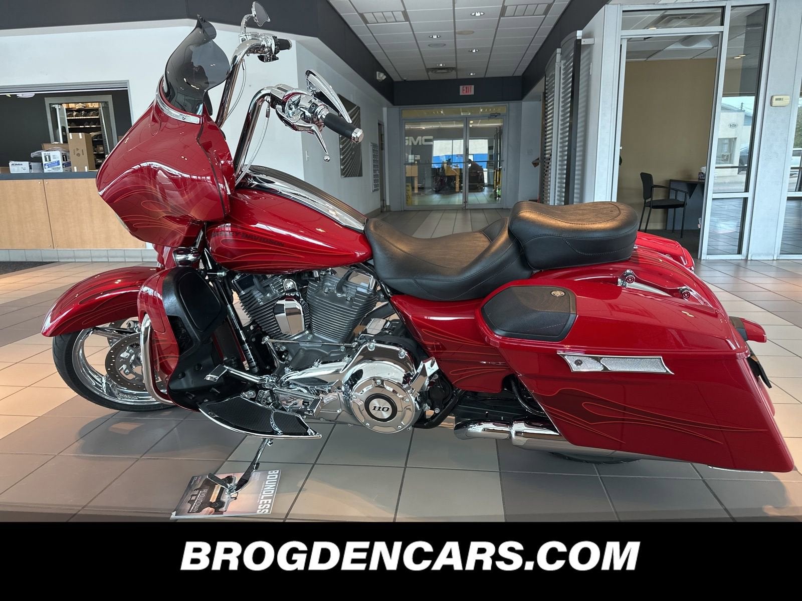 2016 HARLEY DAVIDSON CVO STREET GLID BIKE