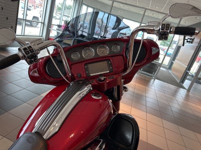 2016 HARLEY DAVIDSON CVO STREET GLID BIKE