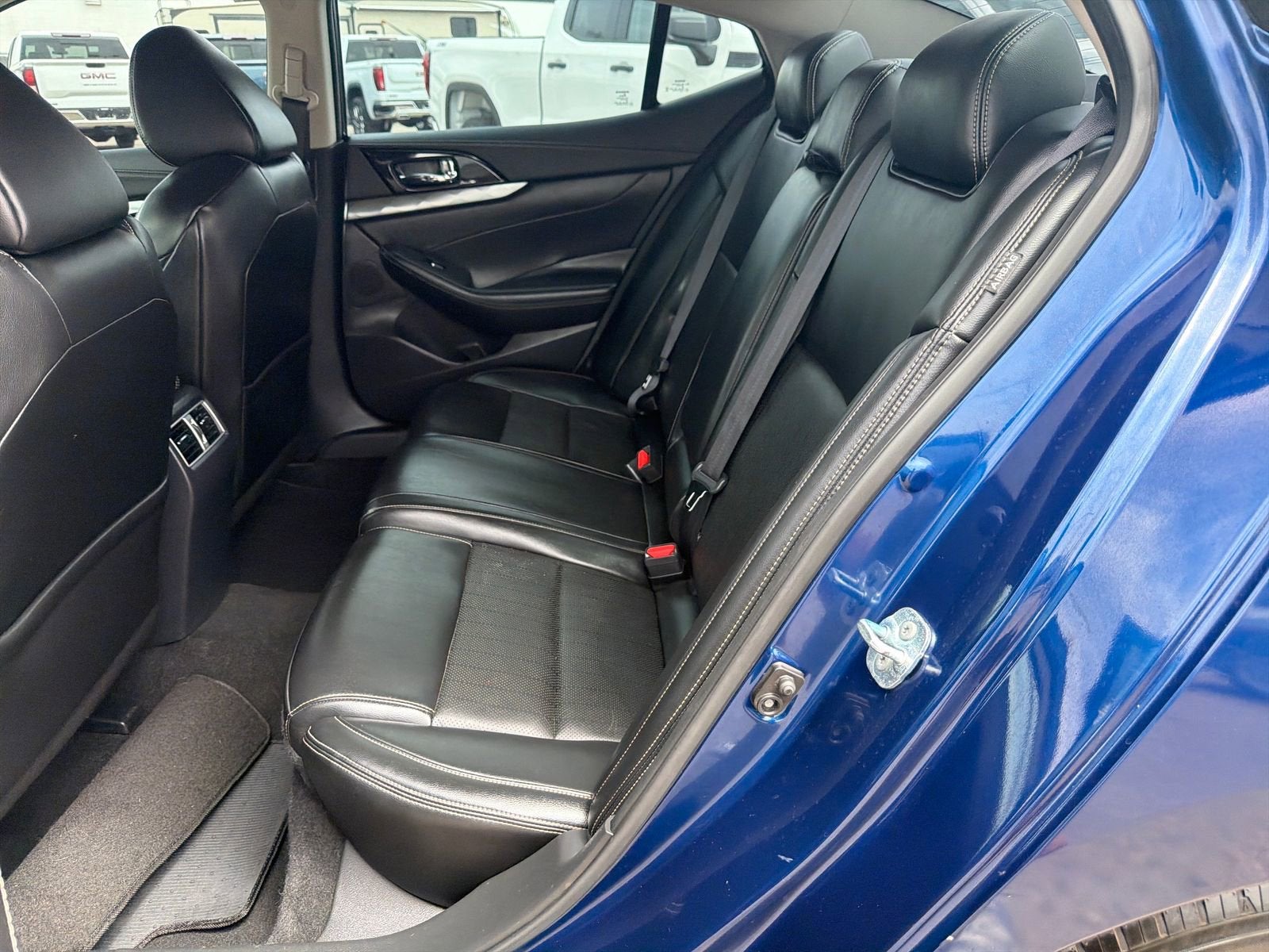 2022 Nissan Maxima SV