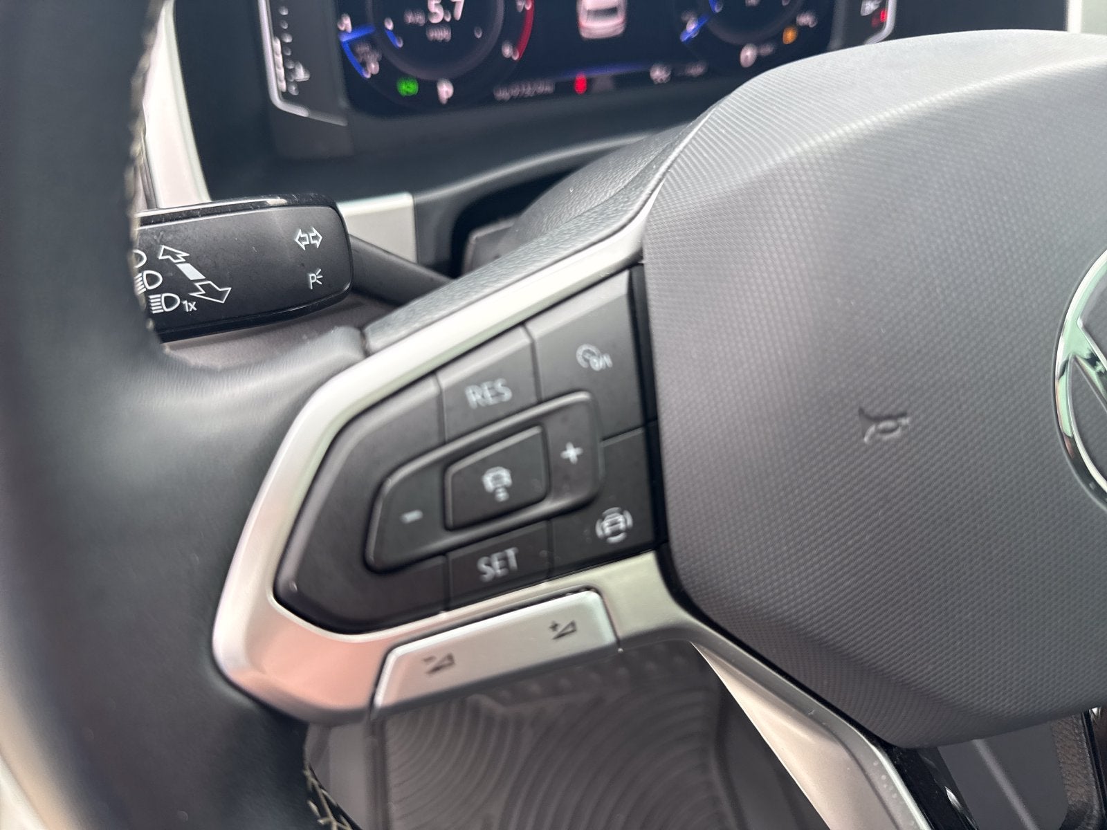 2022 Volkswagen Atlas 2.0T SE w/Technology