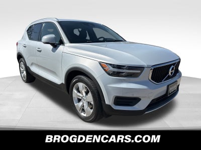 2020 Volvo XC40 Momentum