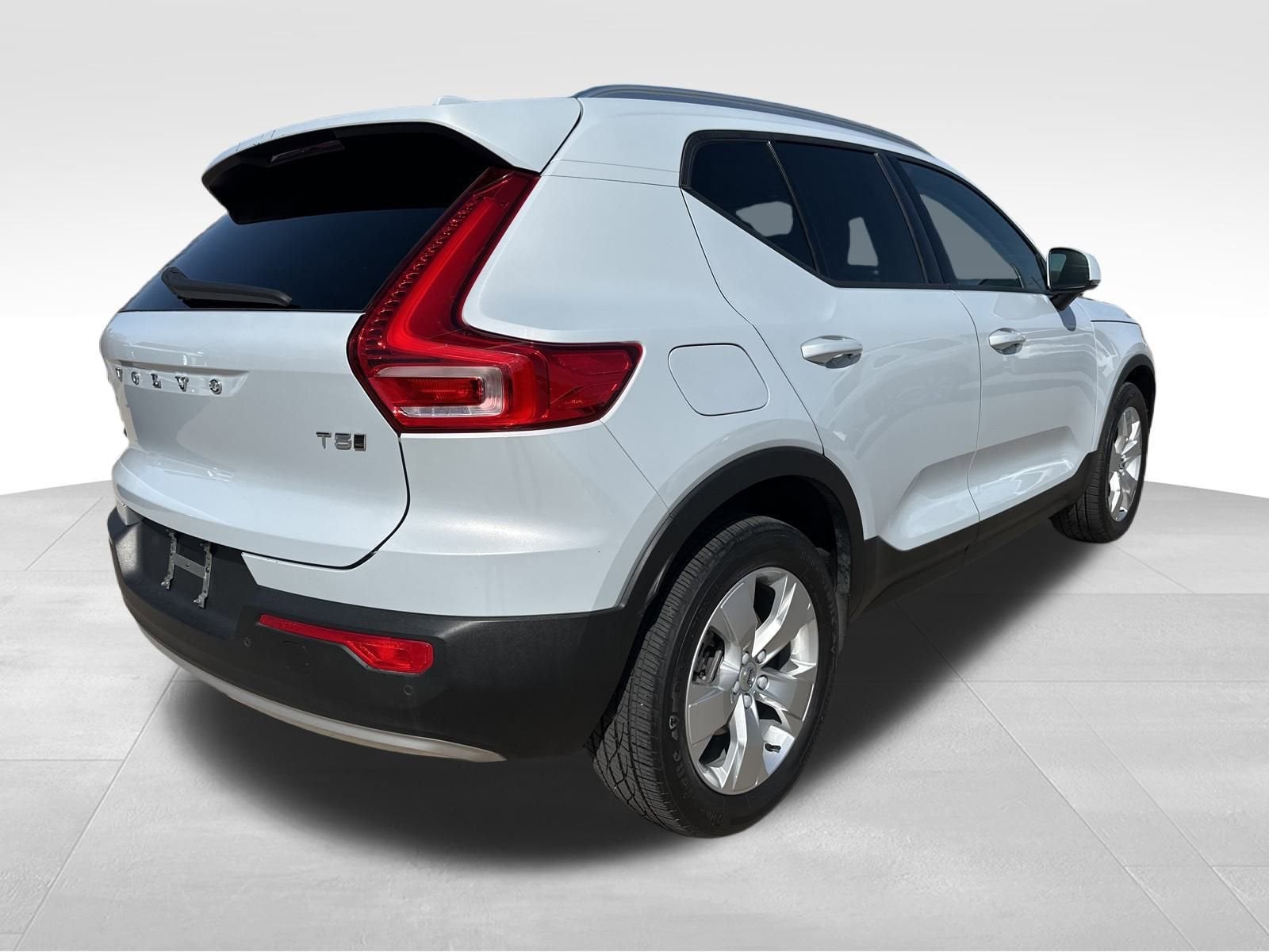 2020 Volvo XC40 Momentum
