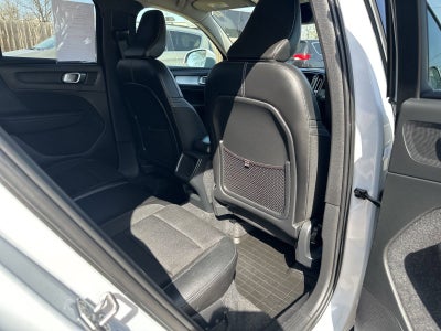 2020 Volvo XC40 Momentum