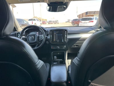 2020 Volvo XC40 Momentum