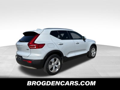 2020 Volvo XC40 Momentum