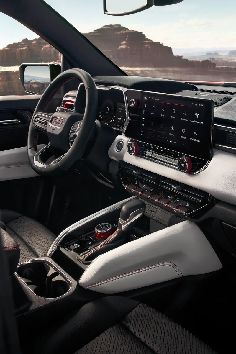 2026 GMC Canyon infotainment system at Robert Brogden's Garden City GMC in GARDEN CITY KS